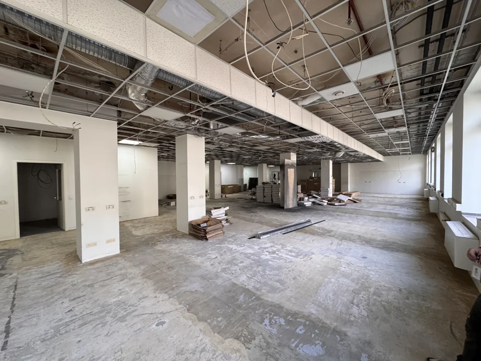 Khreshchatyk Plaza — Office space before refurbishment